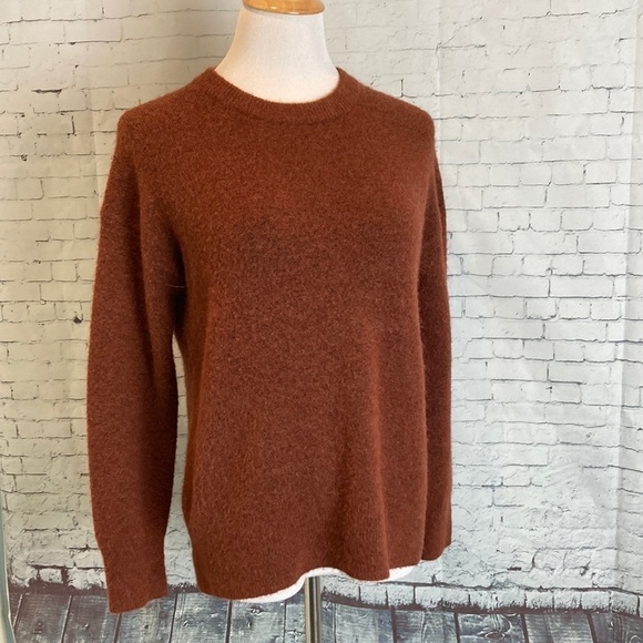 Aritzia The Group Babaton Thurlow Sweater Alpaca Wool Blend Capre Rust Cozy Fall - Picture 2 of 14